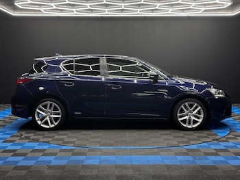 Used Lexus CT 2017 for sale - 76013420: Photo