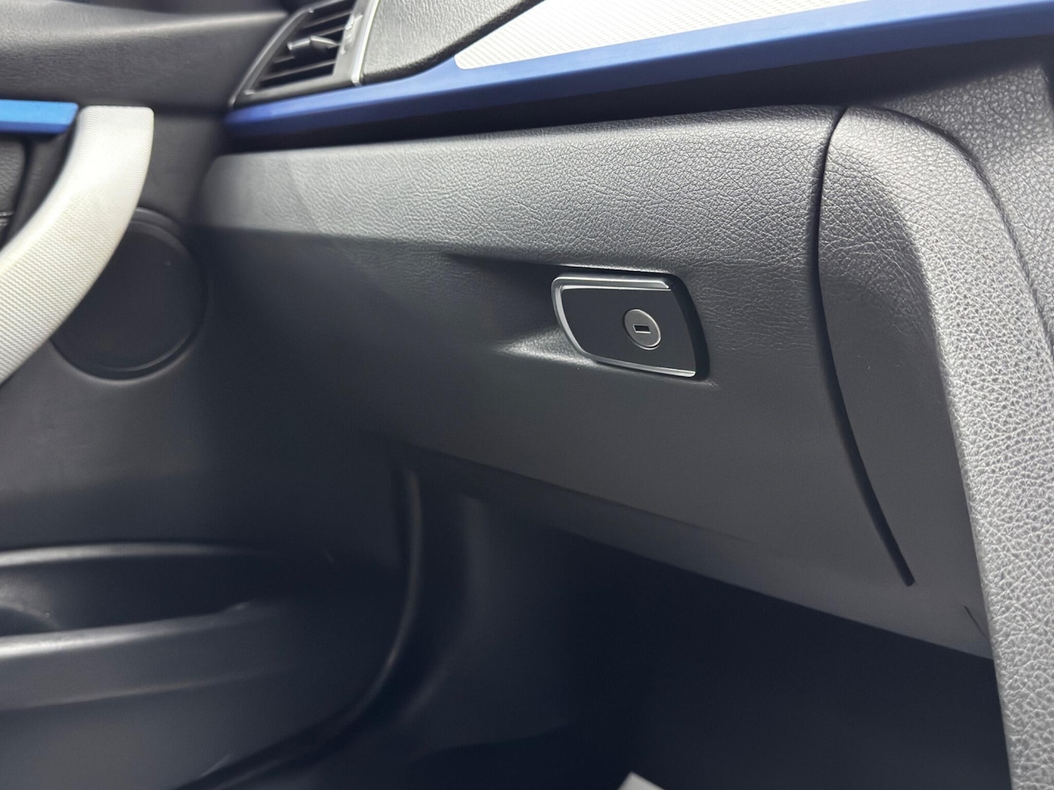 Used BMW 3 Series 2016 for sale - 76952545: Photo 38