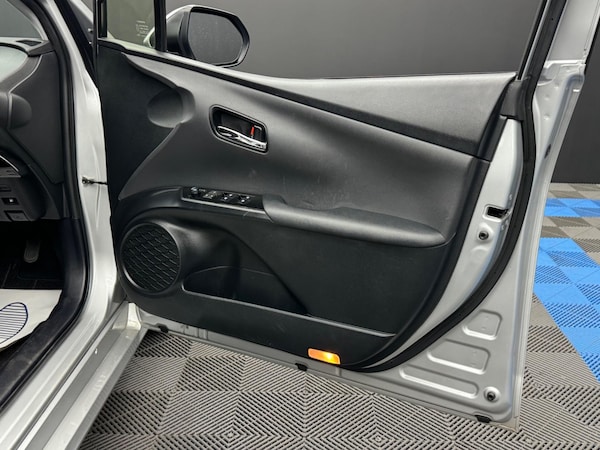 Used Toyota Prius 2024 for sale - 76270917: Photo 32