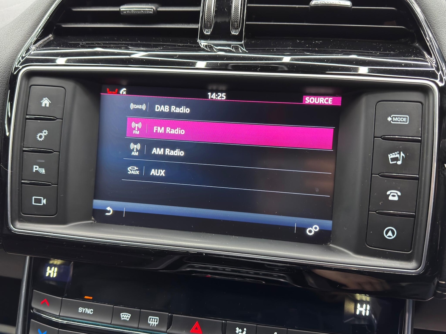 Used Jaguar XE 2017 for sale - 77358380: Photo 31