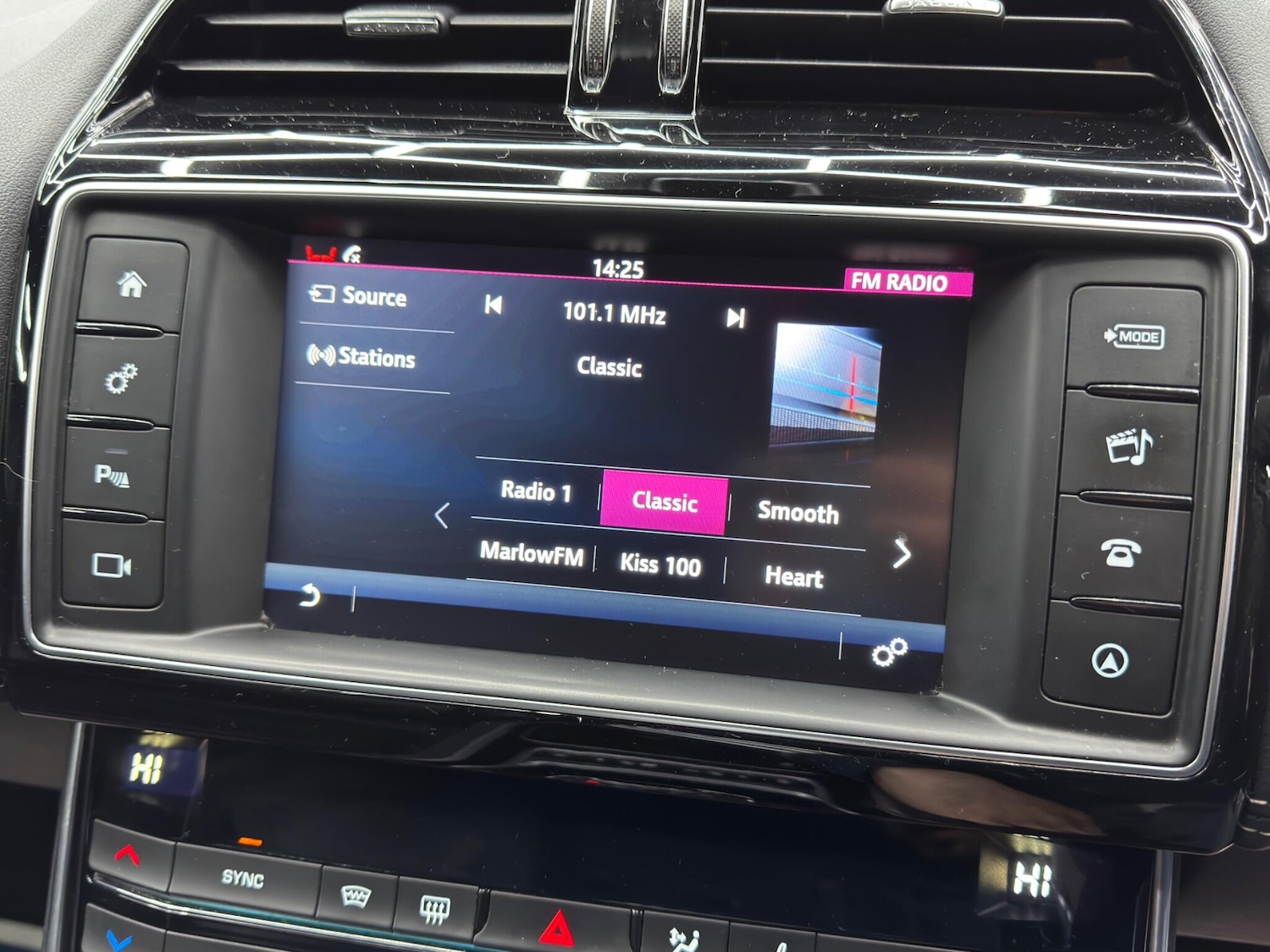 Used Jaguar XE 2017 for sale - 77358380: Photo 32