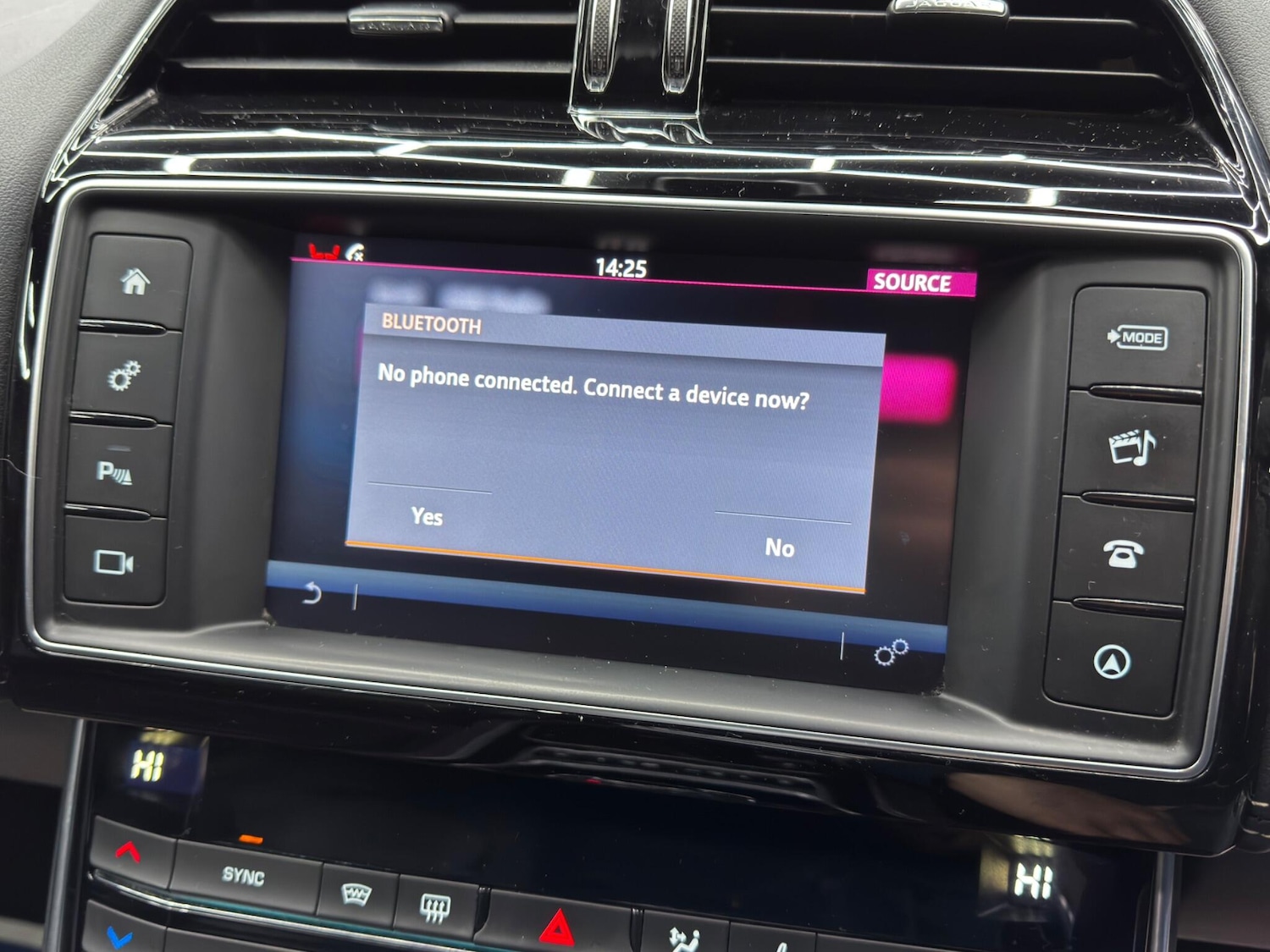 Used Jaguar XE 2017 for sale - 77358380: Photo 33