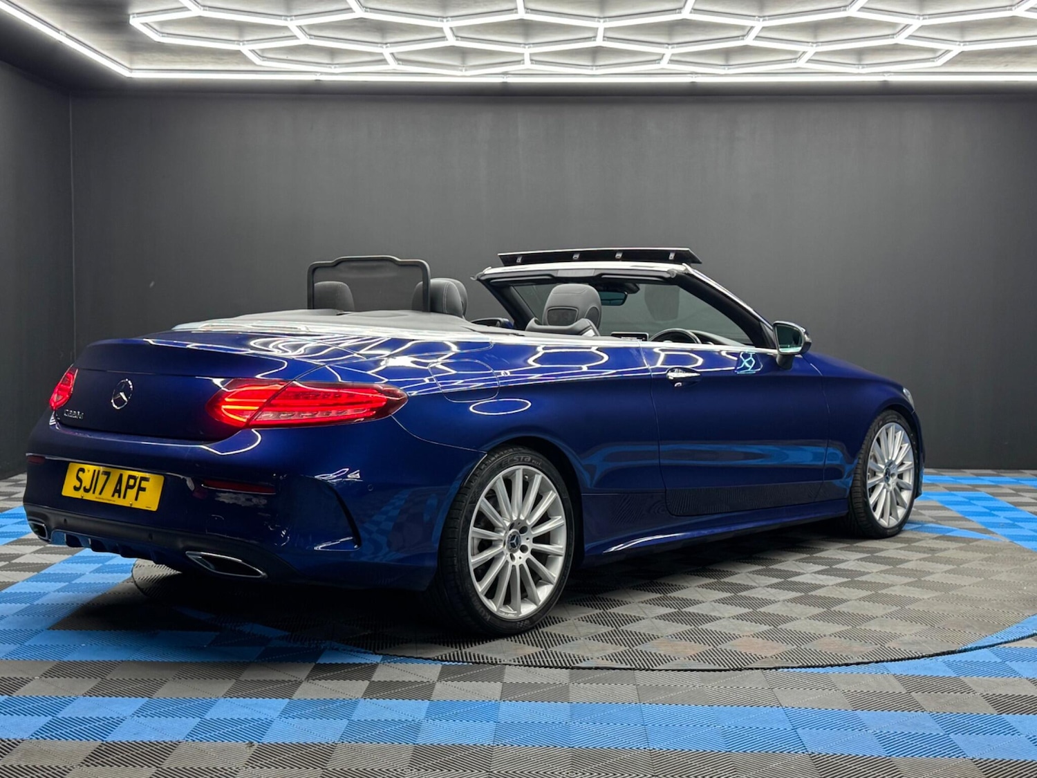 Used Mercedes-Benz C Class 2017 for sale - 76538728: Photo 5