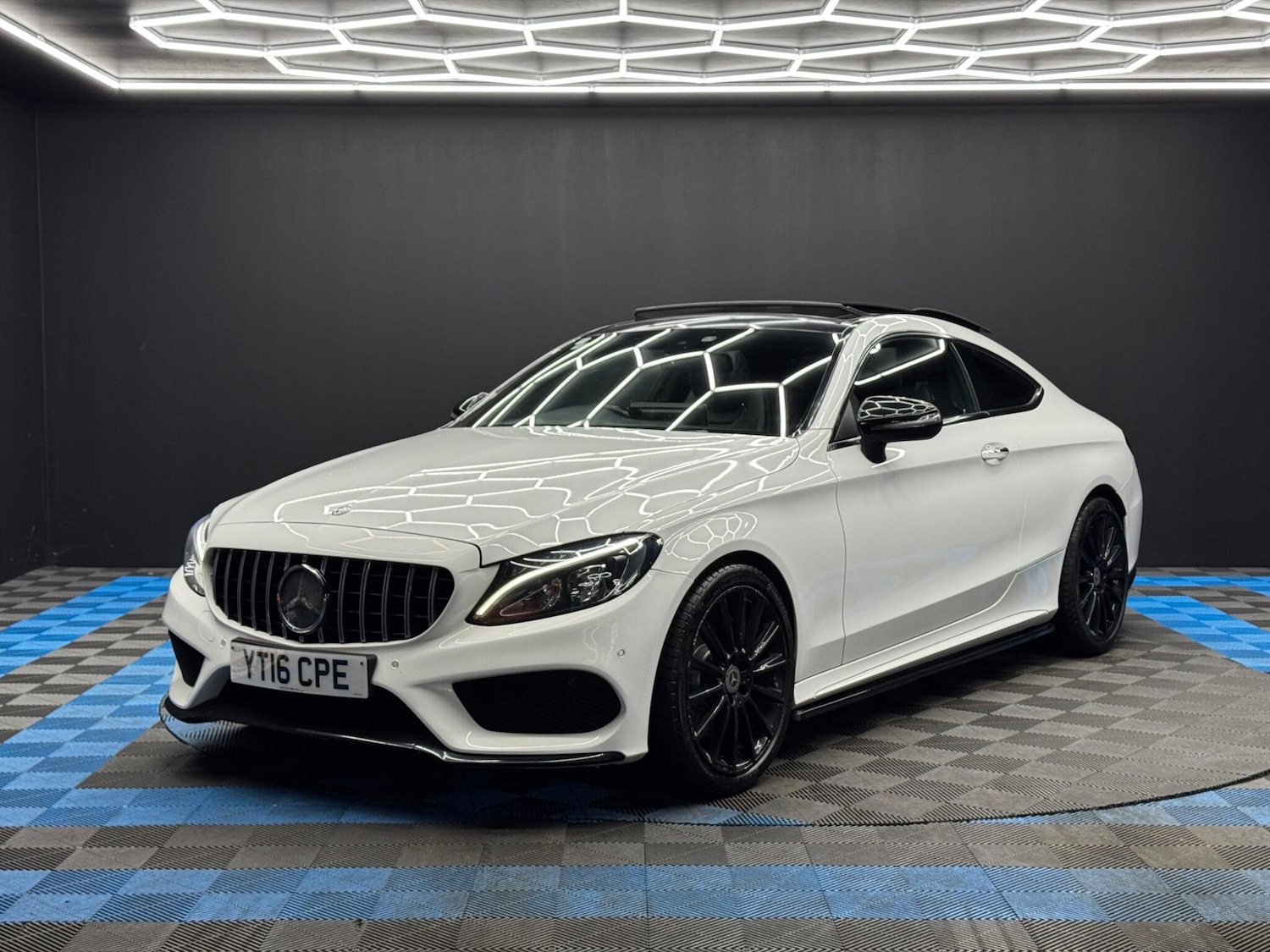 Used Mercedes-Benz C Class 2016 for sale - 77769184: Photo 3