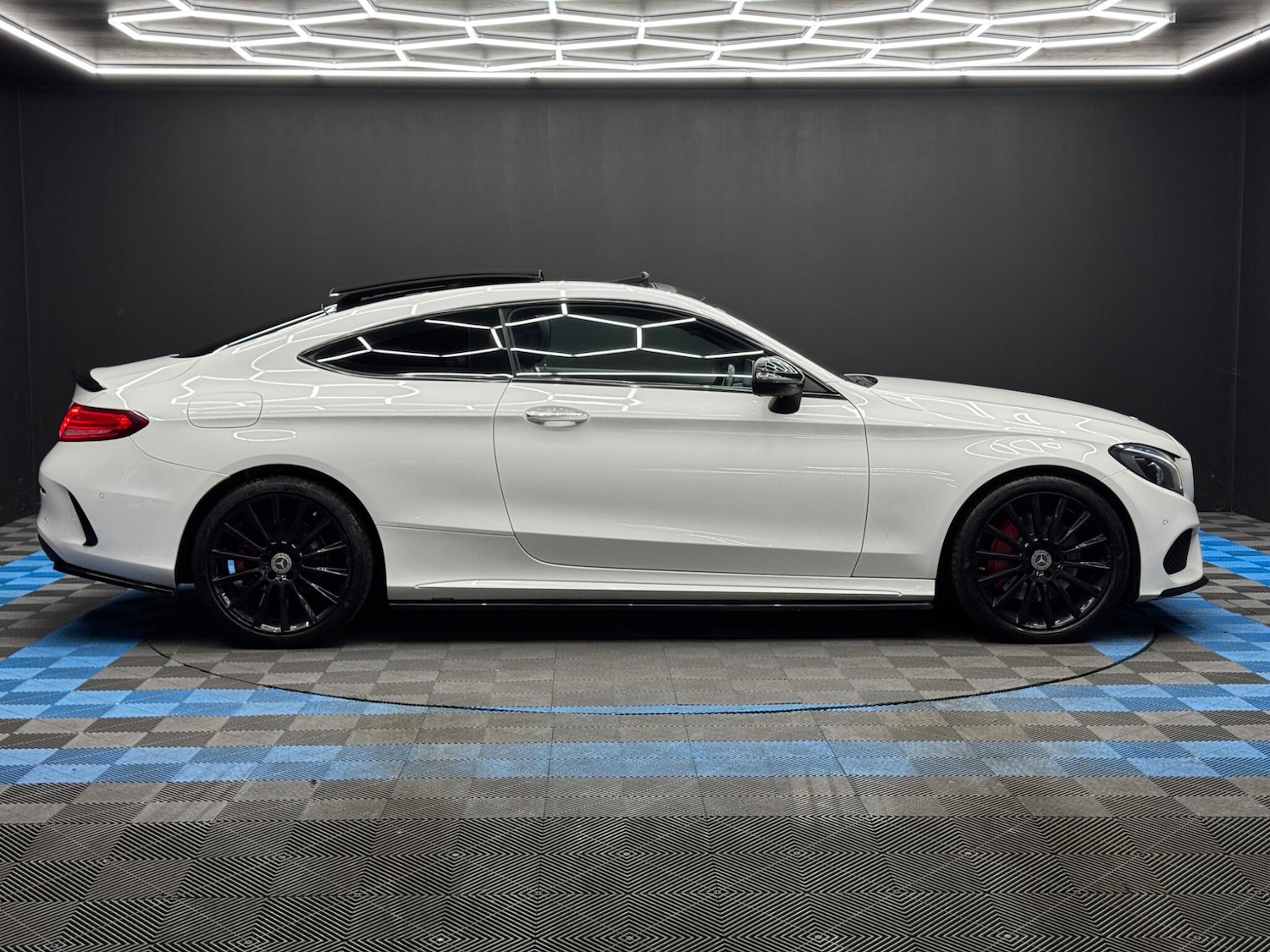 Used Mercedes-Benz C Class 2016 for sale - 77769184: Photo 4