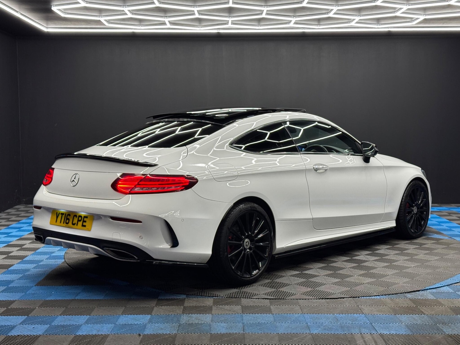 Used Mercedes-Benz C Class 2016 for sale - 77769184: Photo 5