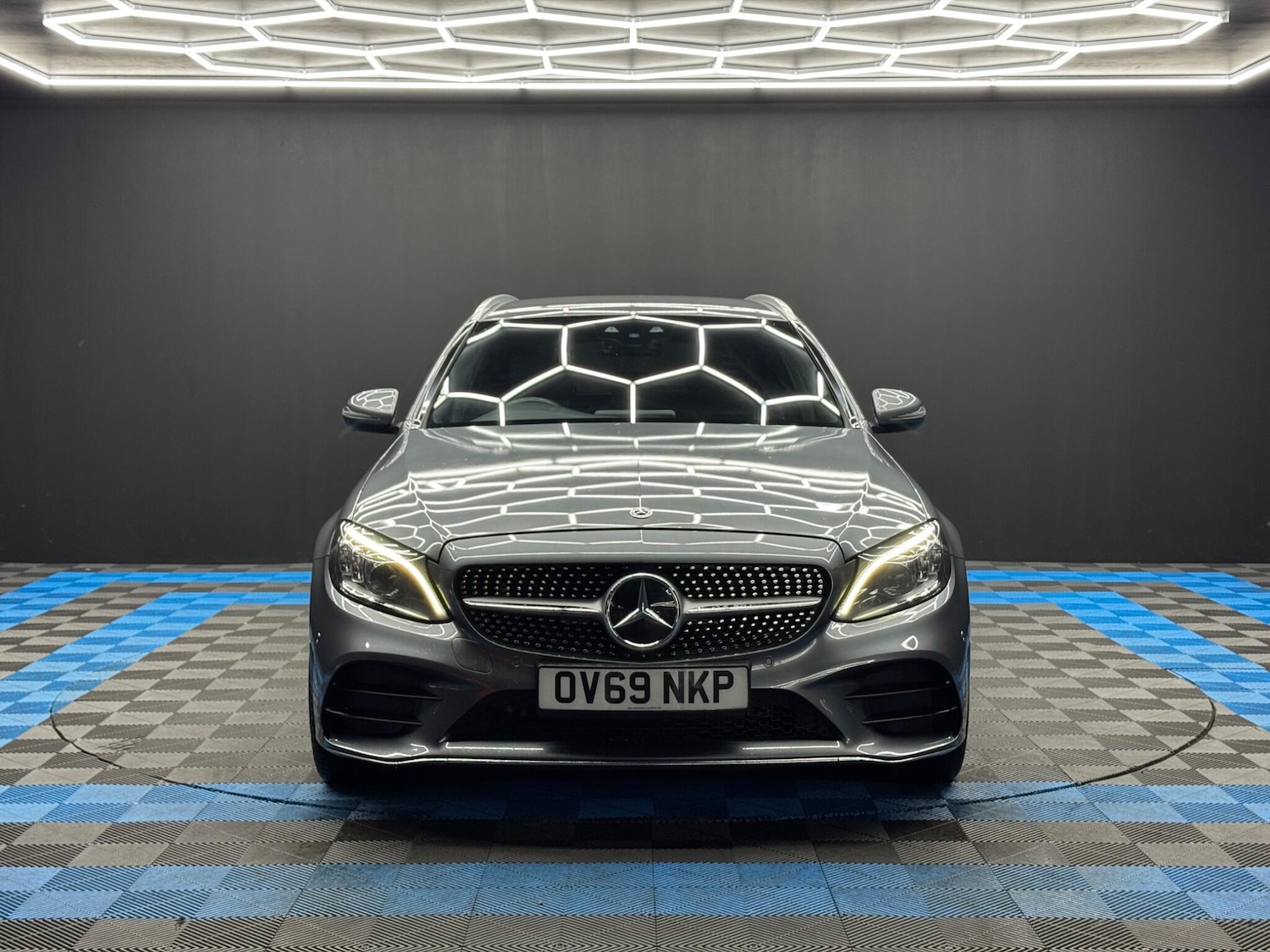 Used Mercedes-Benz C Class 2019 for sale - 77550253: Photo 2