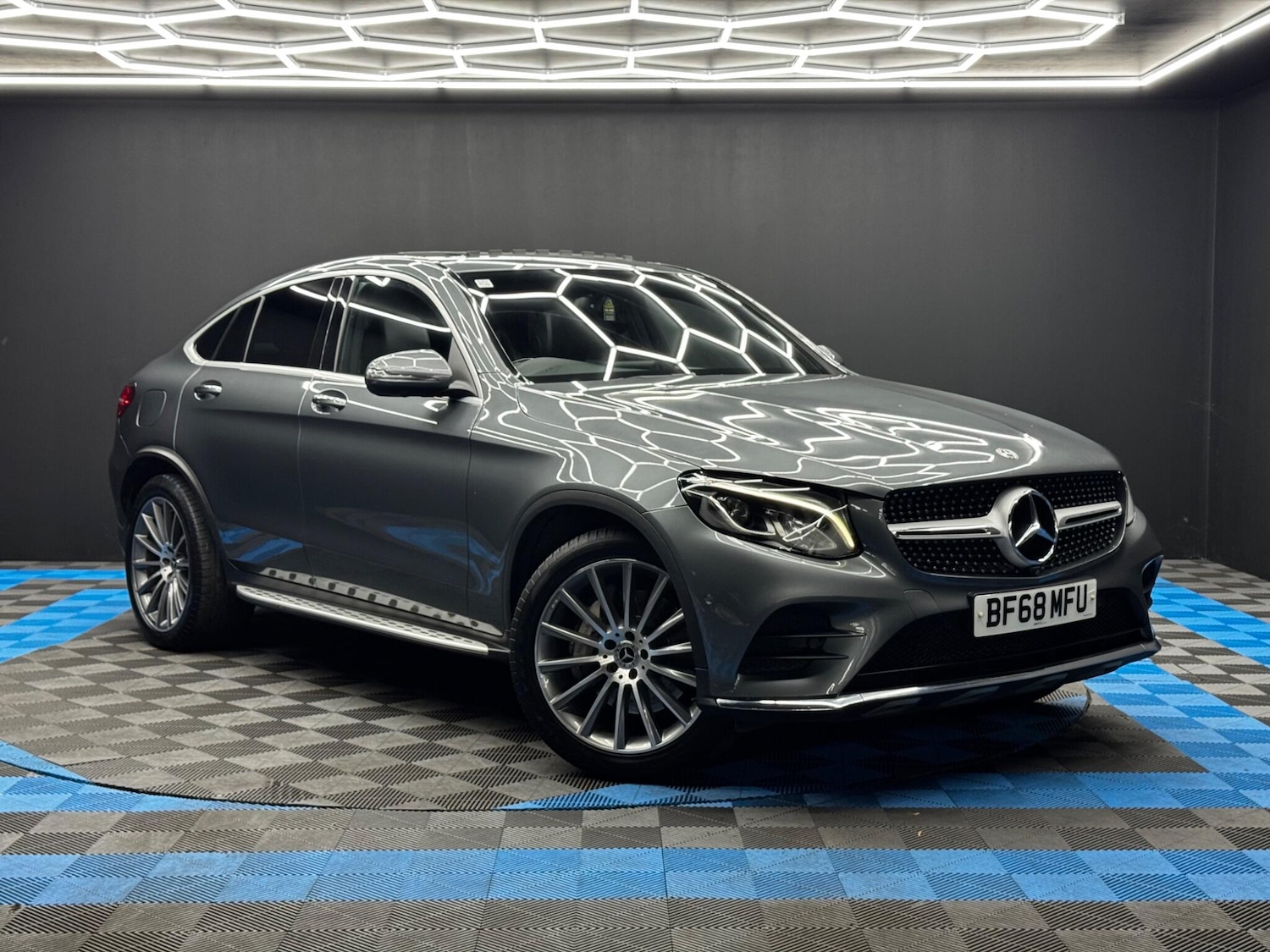Used Mercedes-Benz GLC 2018 for sale - 76377423: Photo 1