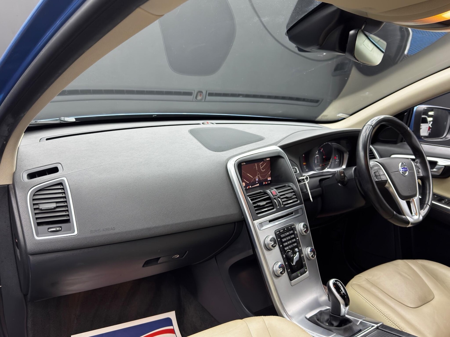 Used Volvo XC60 2017 for sale - 78184352: Photo 11