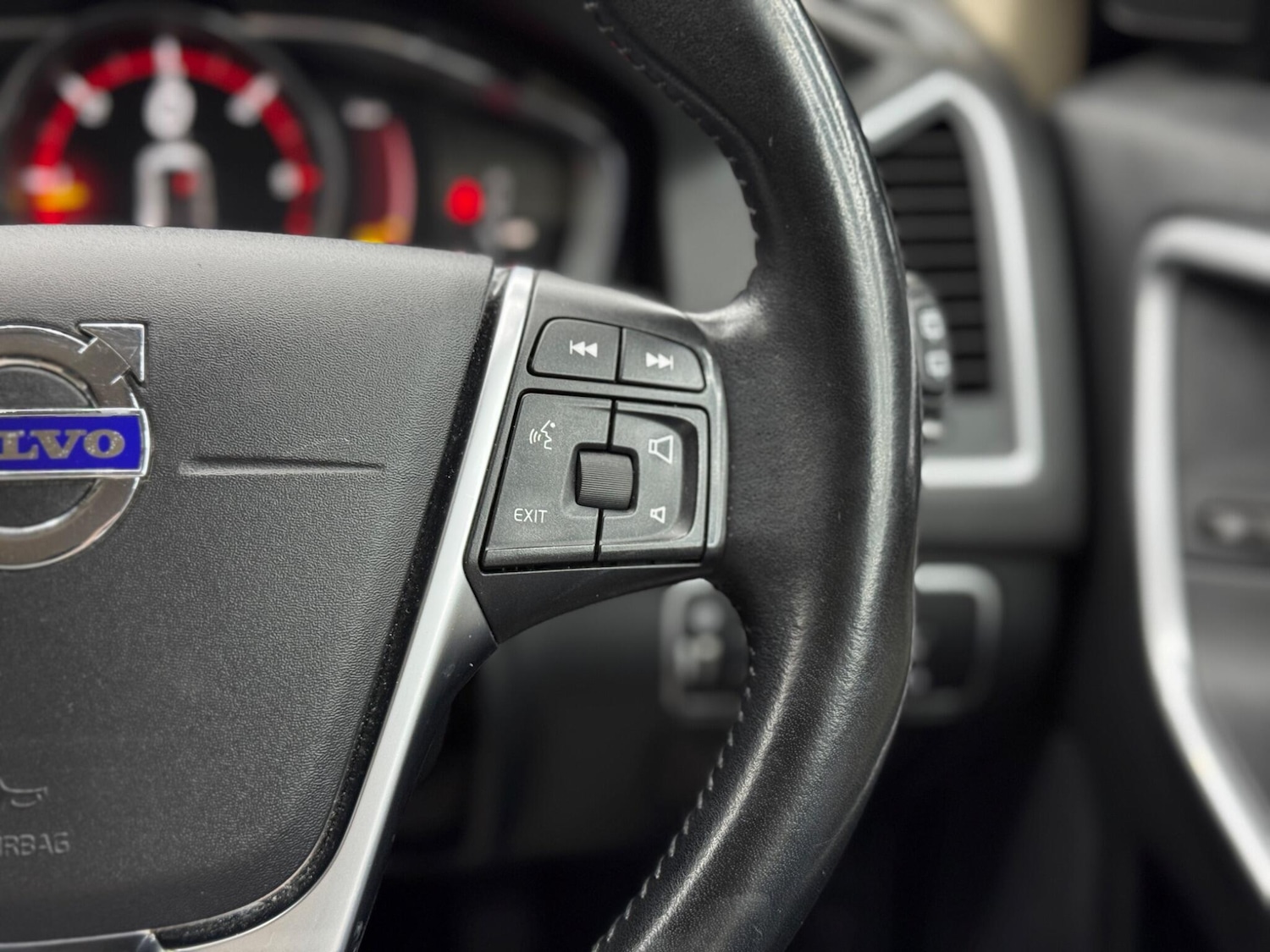Used Volvo XC60 2017 for sale - 78184352: Photo 21