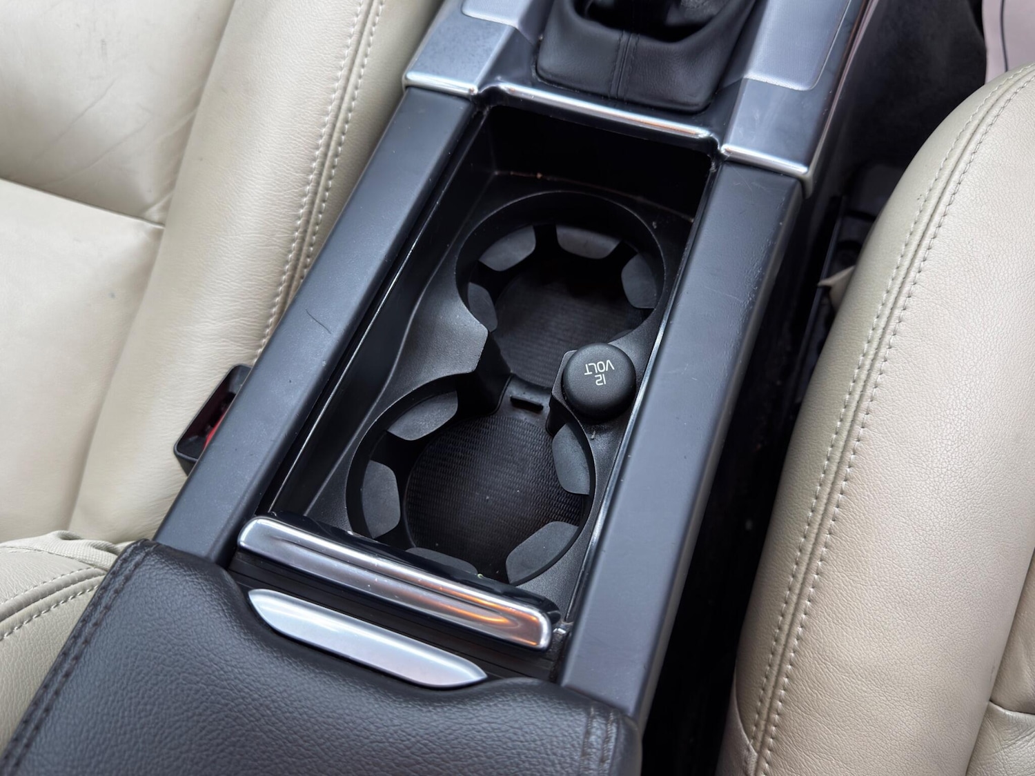 Used Volvo XC60 2017 for sale - 78184352: Photo 25