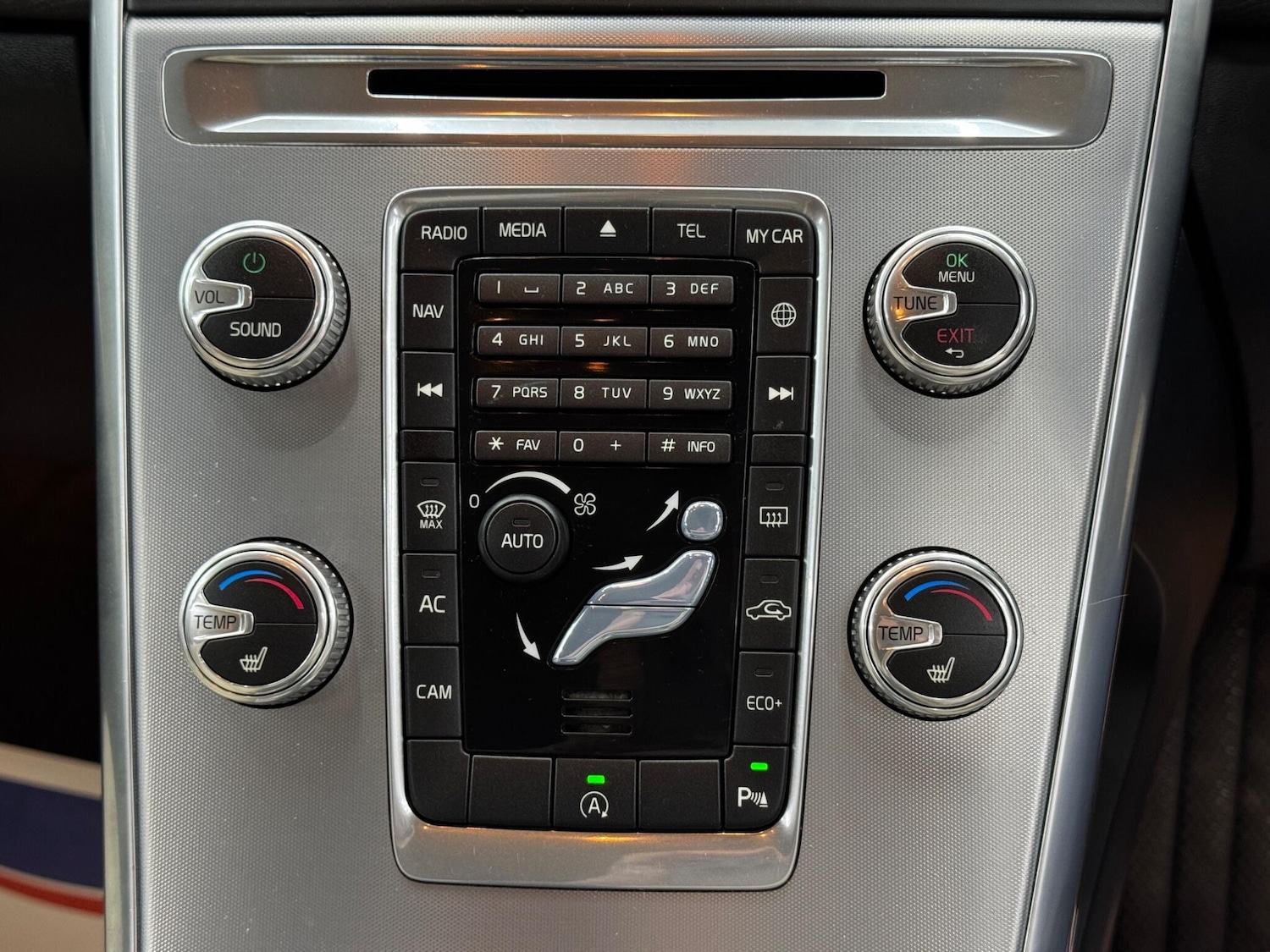 Used Volvo XC60 2017 for sale - 78184352: Photo 28