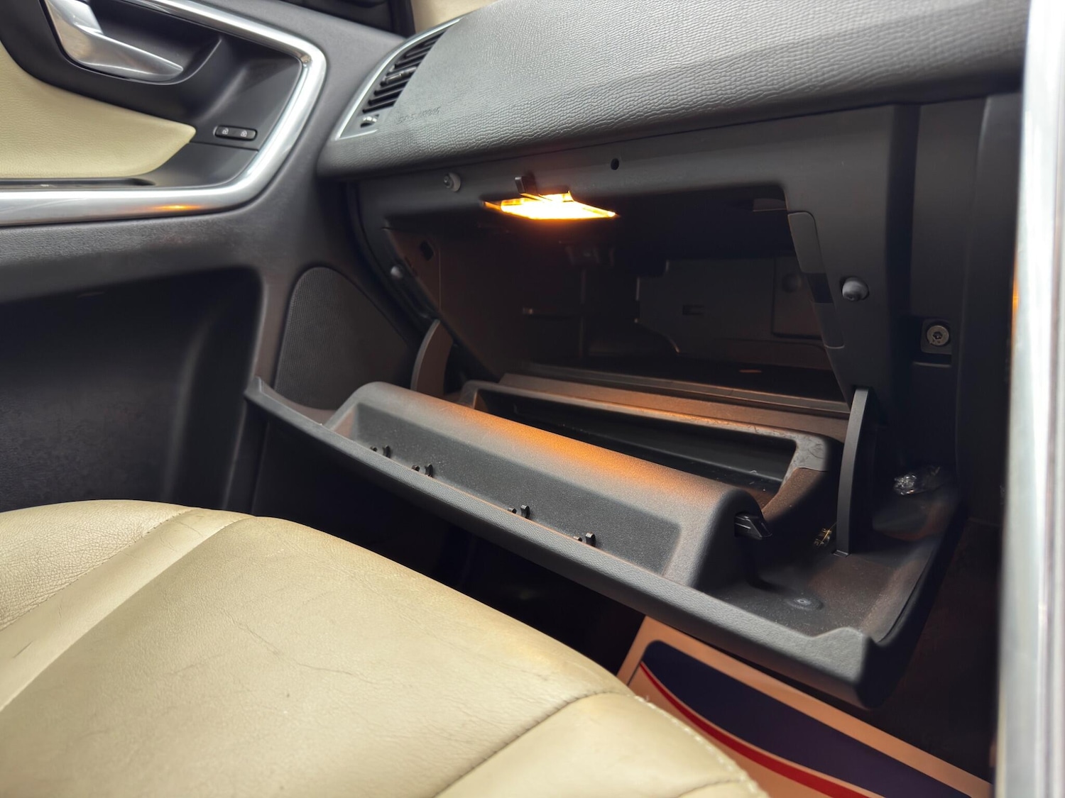 Used Volvo XC60 2017 for sale - 78184352: Photo 36