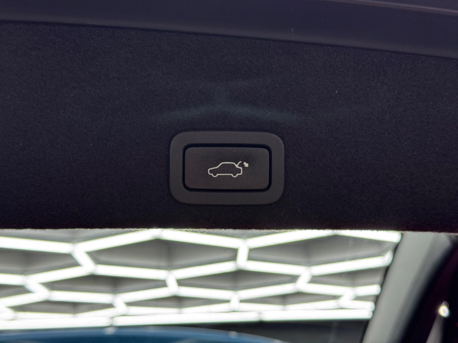 Used Volvo XC60 2017 for sale - 78184352: Photo 38