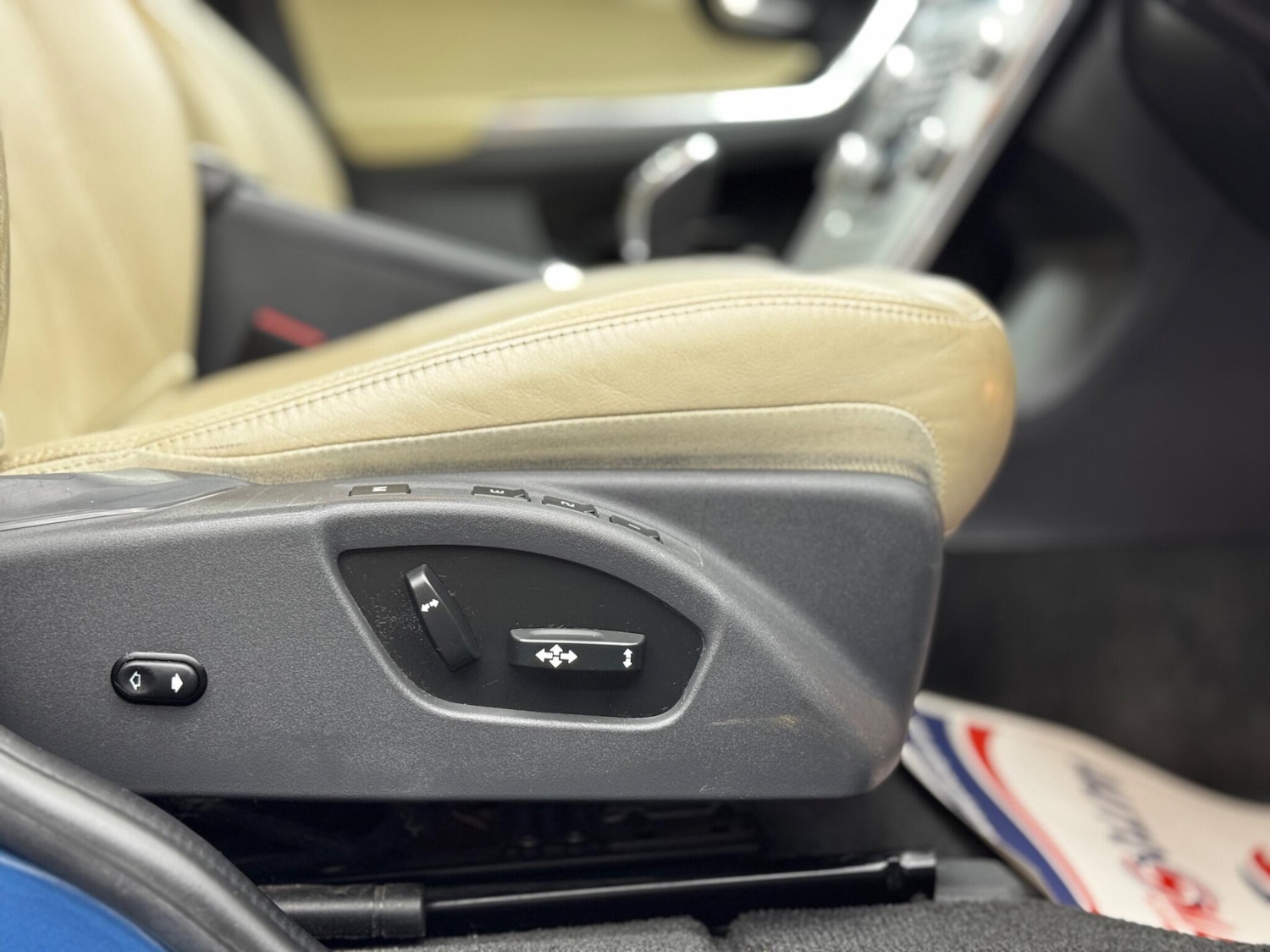 Used Volvo XC60 2017 for sale - 78184352: Photo 41