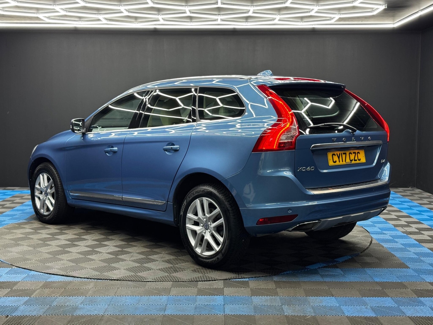 Used Volvo XC60 2017 for sale - 78184352: Photo 7