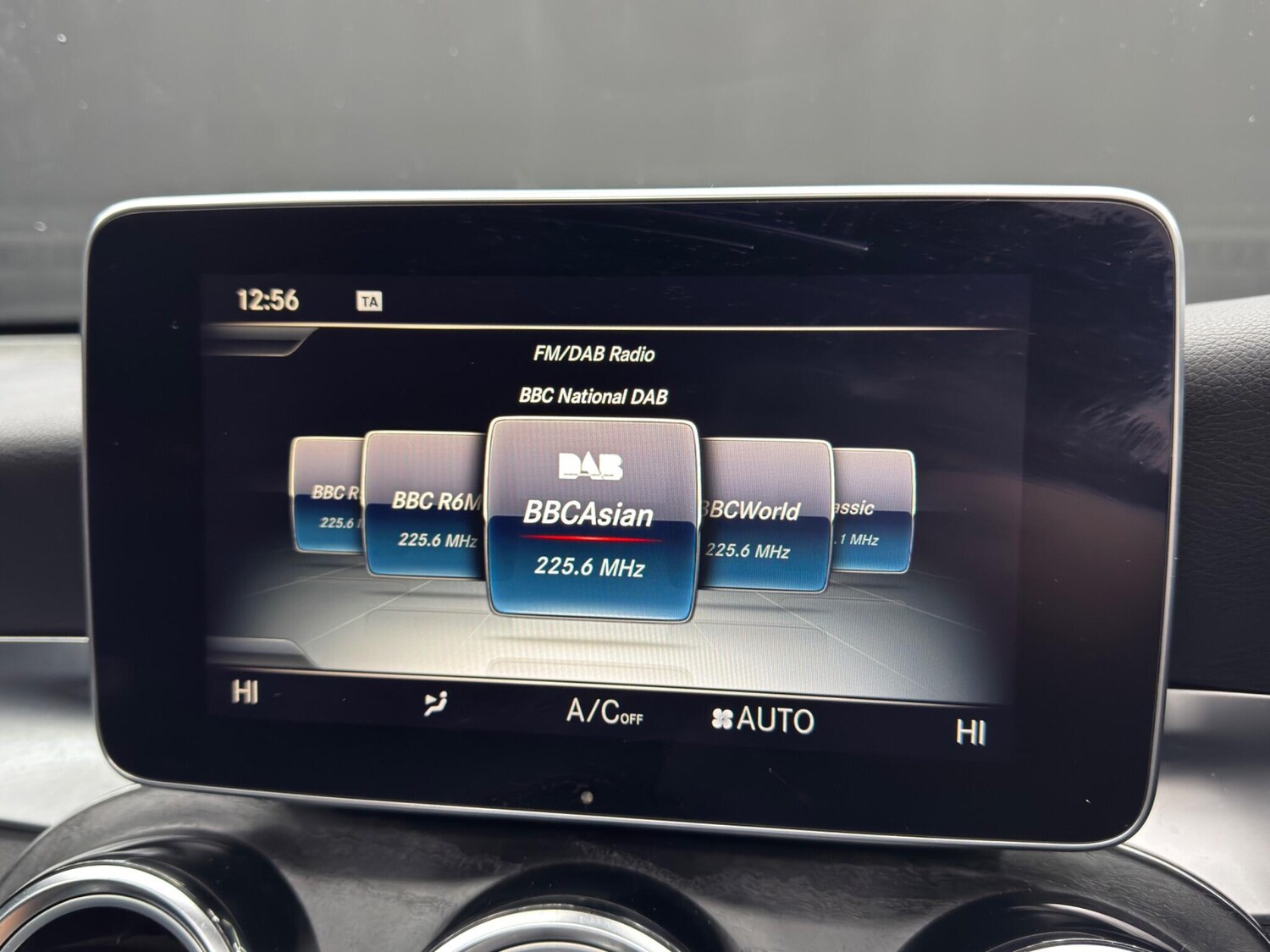 Used Mercedes-Benz GLC for sale - 77586677: Photo 29