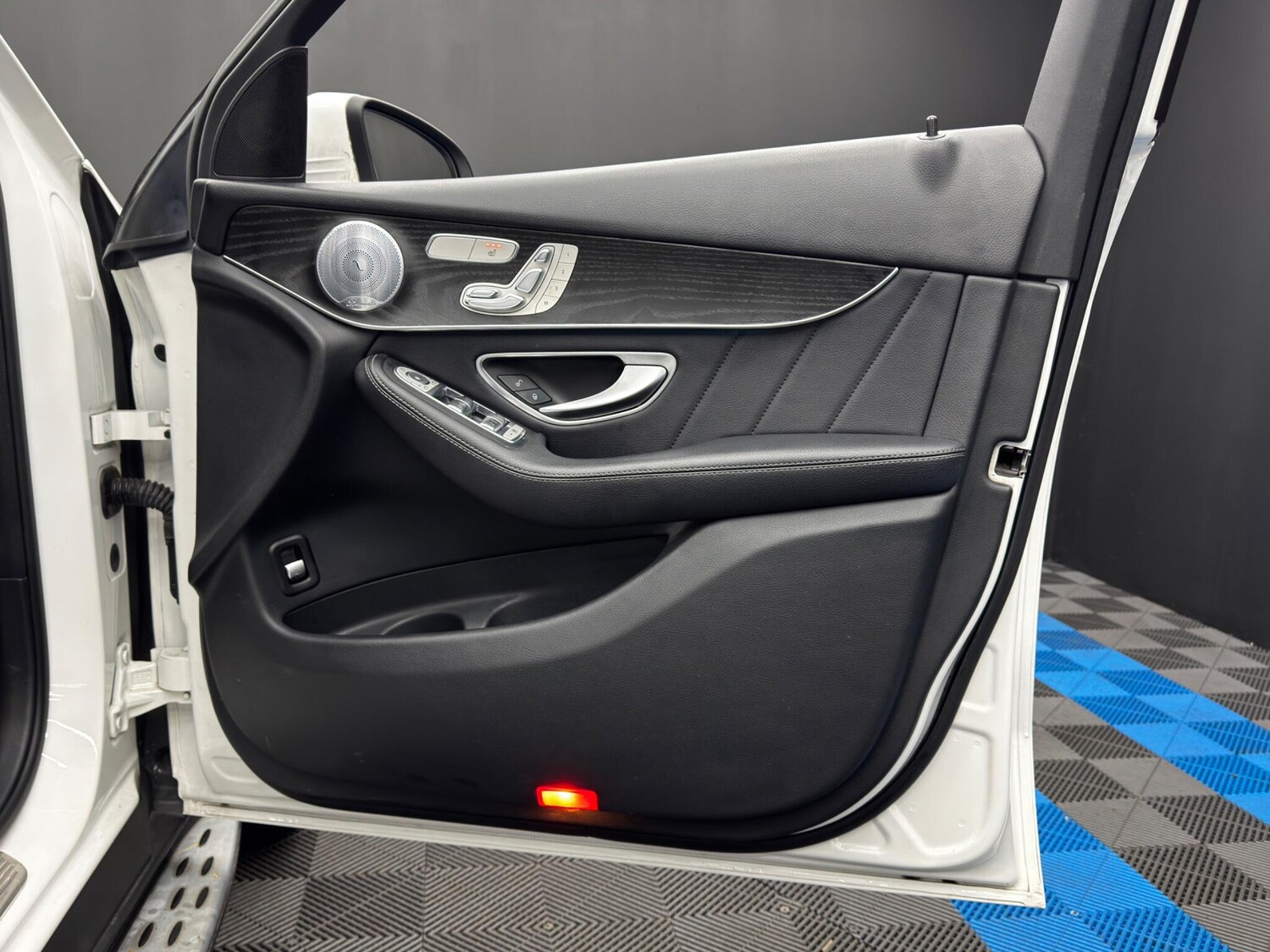 Used Mercedes-Benz GLC for sale - 77586677: Photo 40