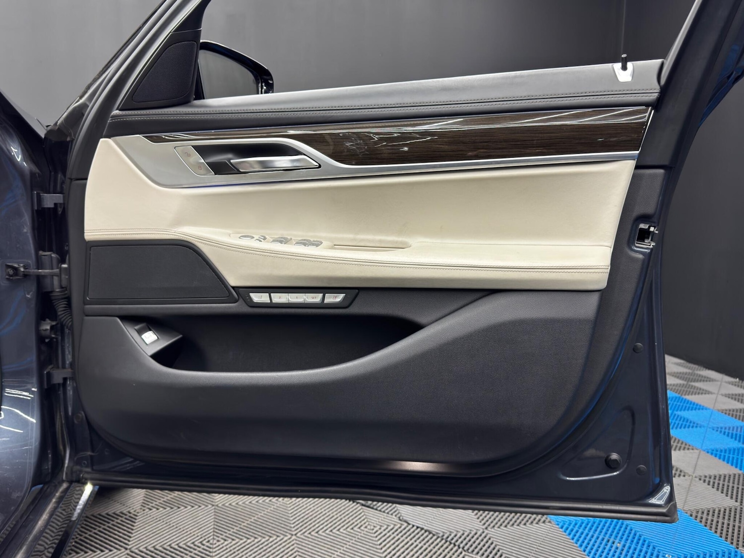 Used BMW 7 Series 2016 for sale - 77738557: Photo 52