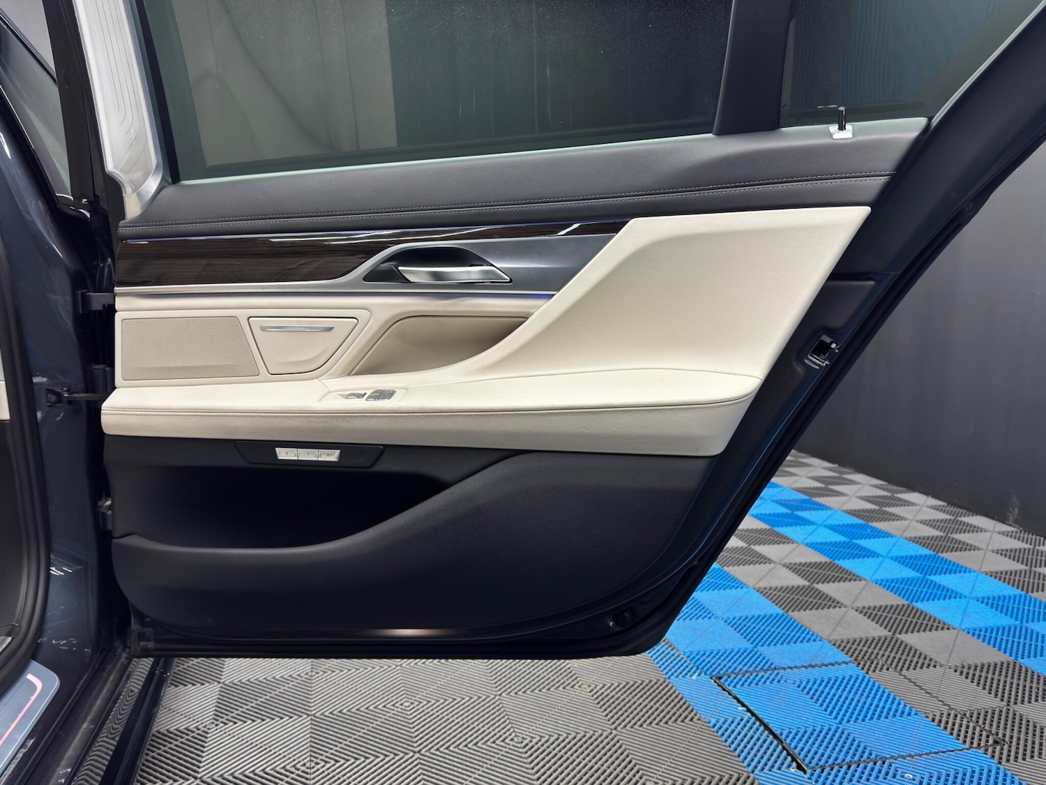 Used BMW 7 Series 2016 for sale - 77738557: Photo 57