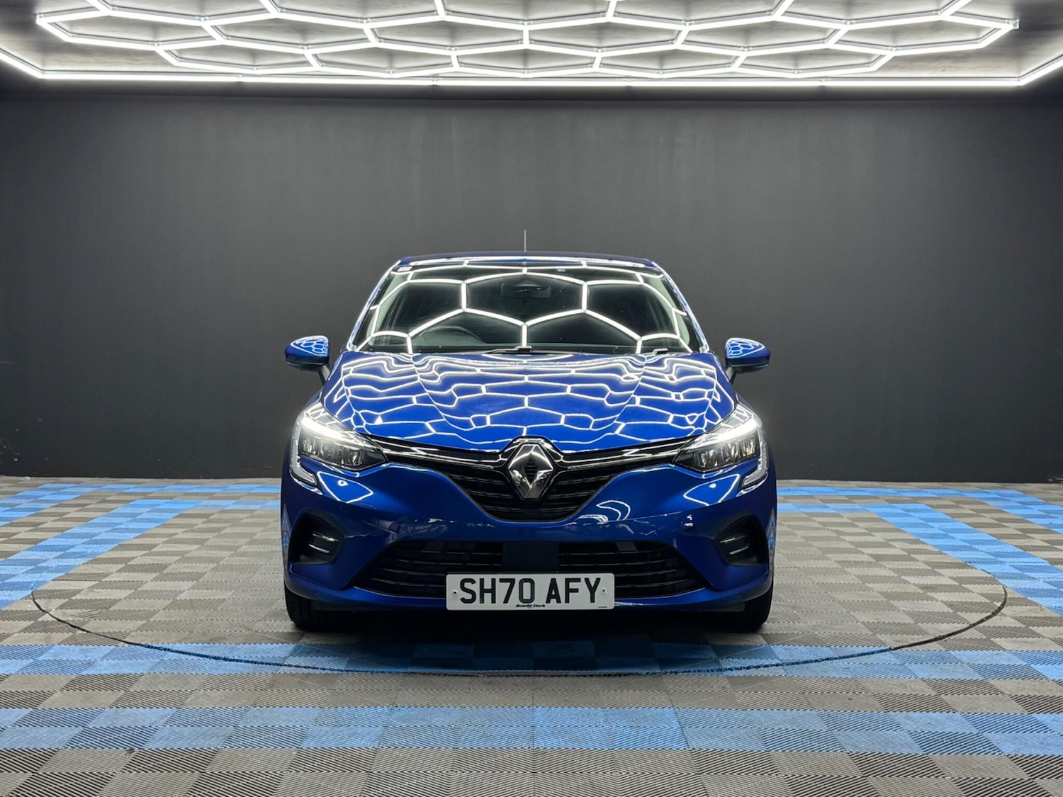 Used Renault Clio 2020 for sale - 76151626: Photo 2