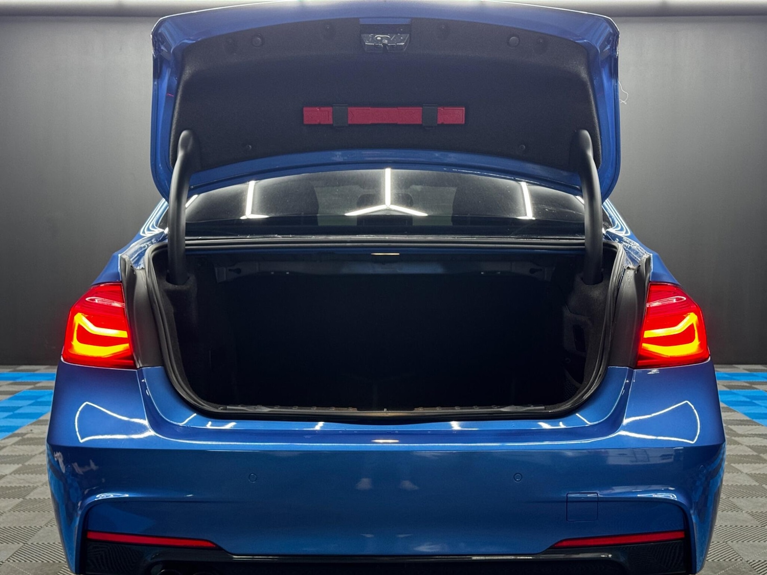 Used BMW 3 Series 2016 for sale - 76700695: Photo 42