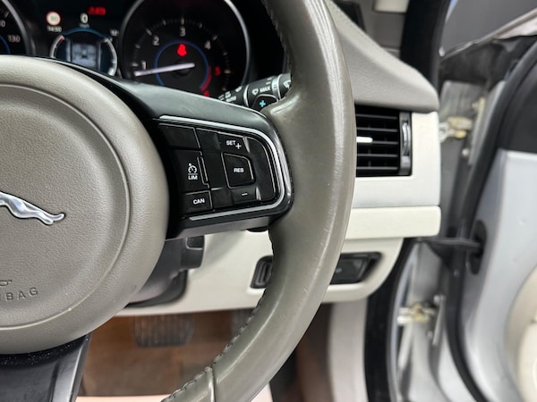 Used Jaguar XF 2019 for sale - 75089562: Photo 21