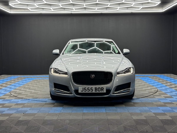 Used Jaguar XF 2019 for sale - 75089562: Photo 2