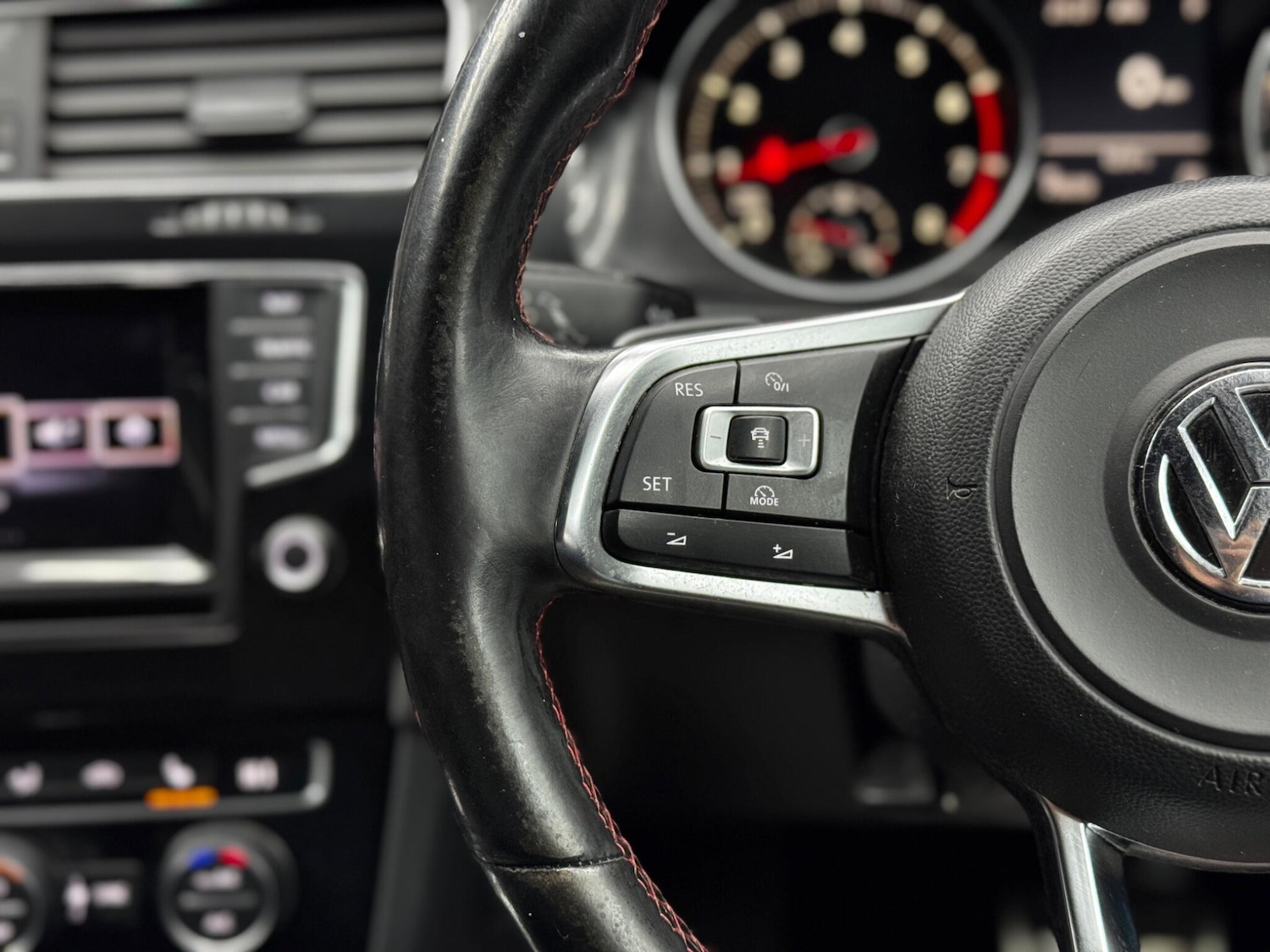 Used Volkswagen Golf 2013 for sale - 76913342: Photo 20