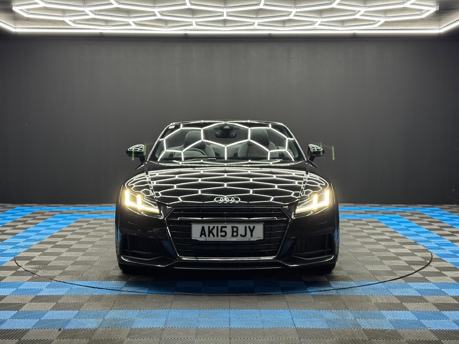 Used Audi TT 2015 for sale - 77049682: Photo 2