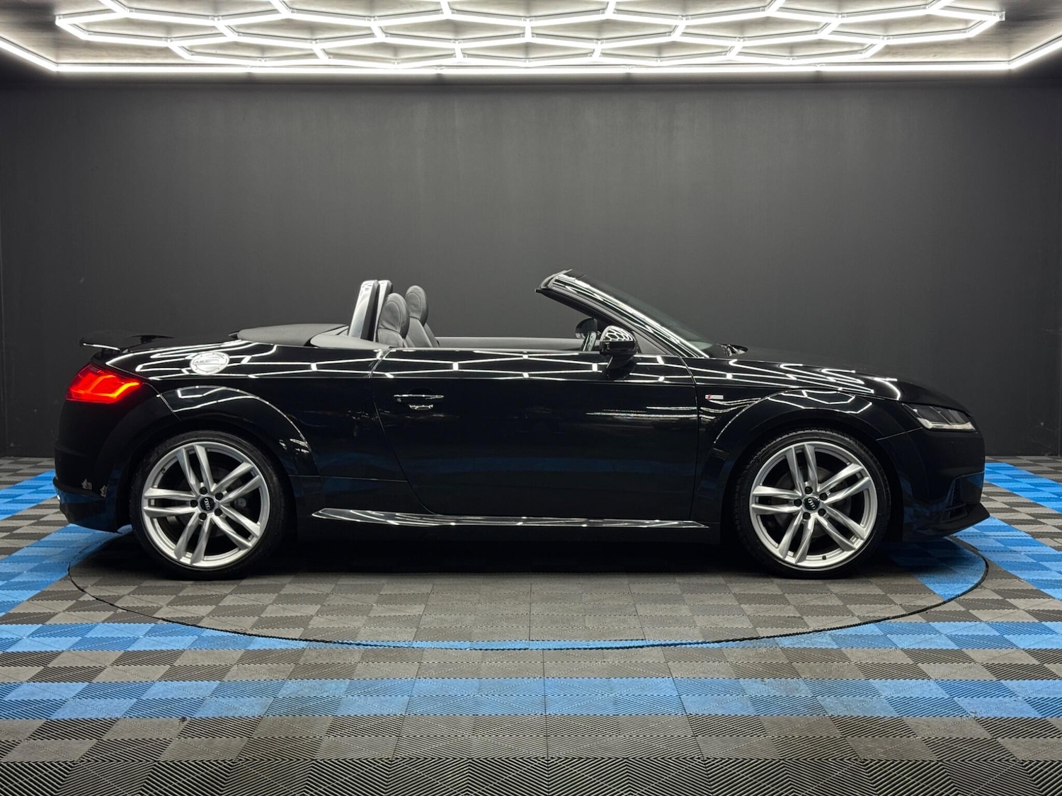 Used Audi TT 2015 for sale - 77049682: Photo 4
