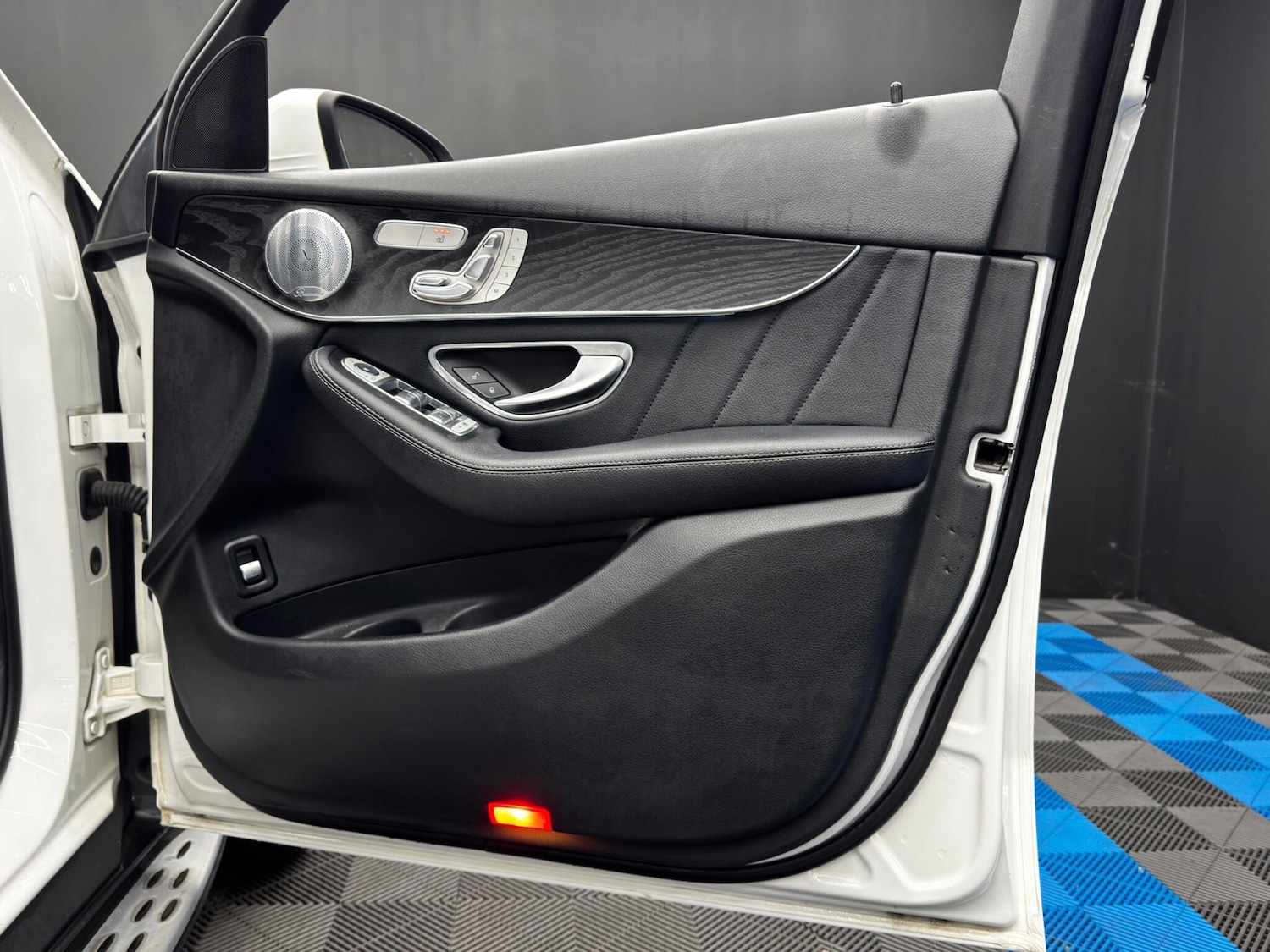 Used Mercedes-Benz GLC 2017 for sale - 76592513: Photo 39