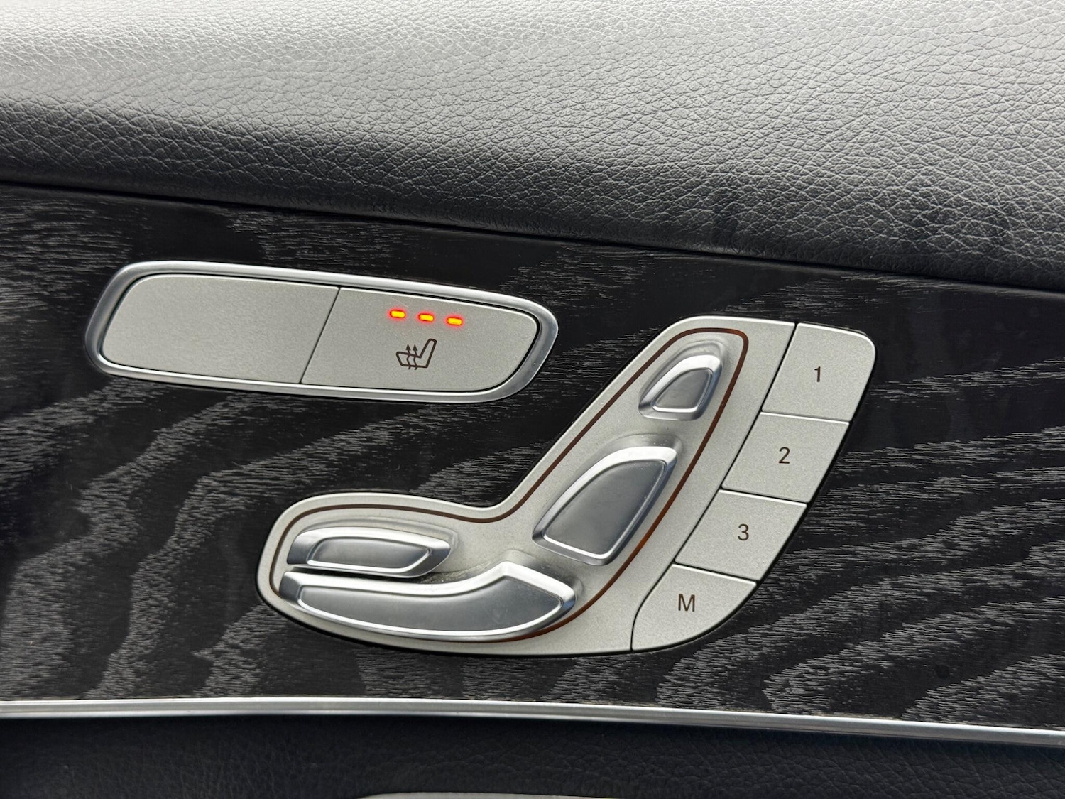 Used Mercedes-Benz GLC 2017 for sale - 76592513: Photo 41