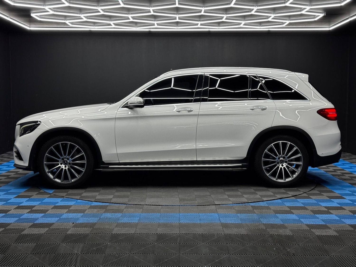 Used Mercedes-Benz GLC 2017 for sale - 76592513: Photo 8