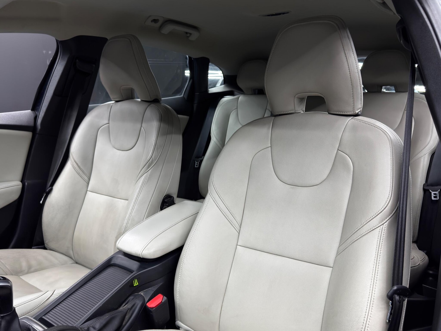 Used Volvo V40 2015 for sale - 77737506: Photo 14