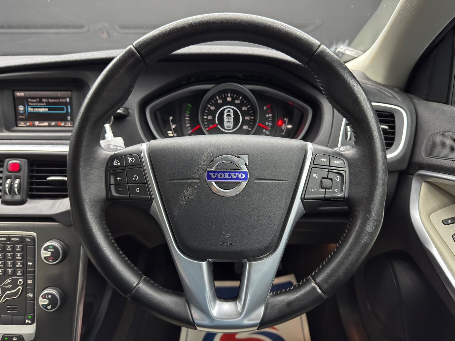 Used Volvo V40 2015 for sale - 77737506: Photo 19