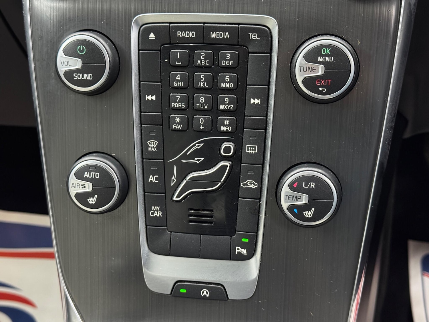 Used Volvo V40 2015 for sale - 77737506: Photo 24