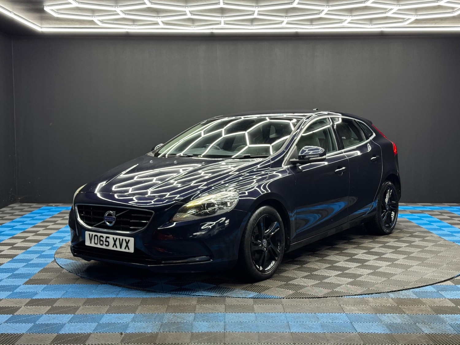 Used Volvo V40 2015 for sale - 77737506: Photo 3