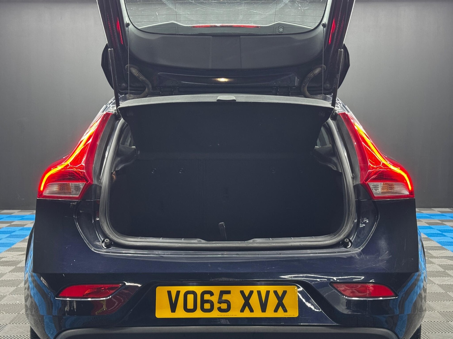 Used Volvo V40 2015 for sale - 77737506: Photo 30