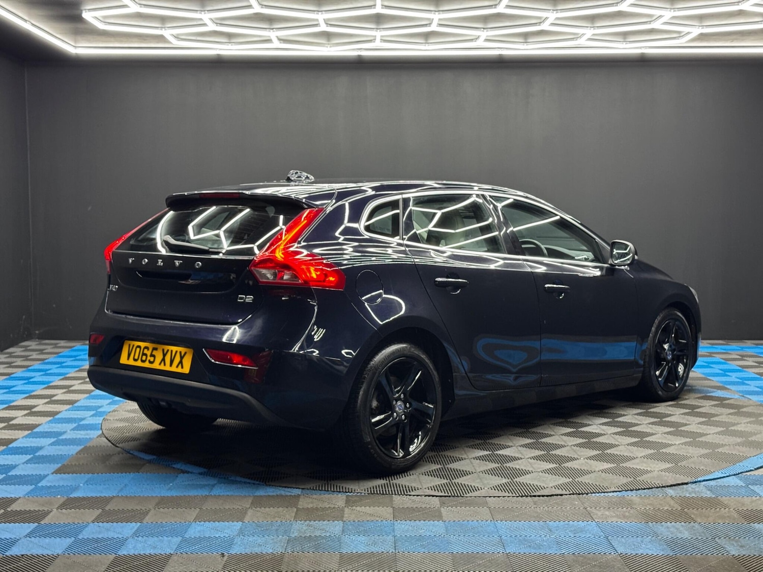 Used Volvo V40 2015 for sale - 77737506: Photo 5