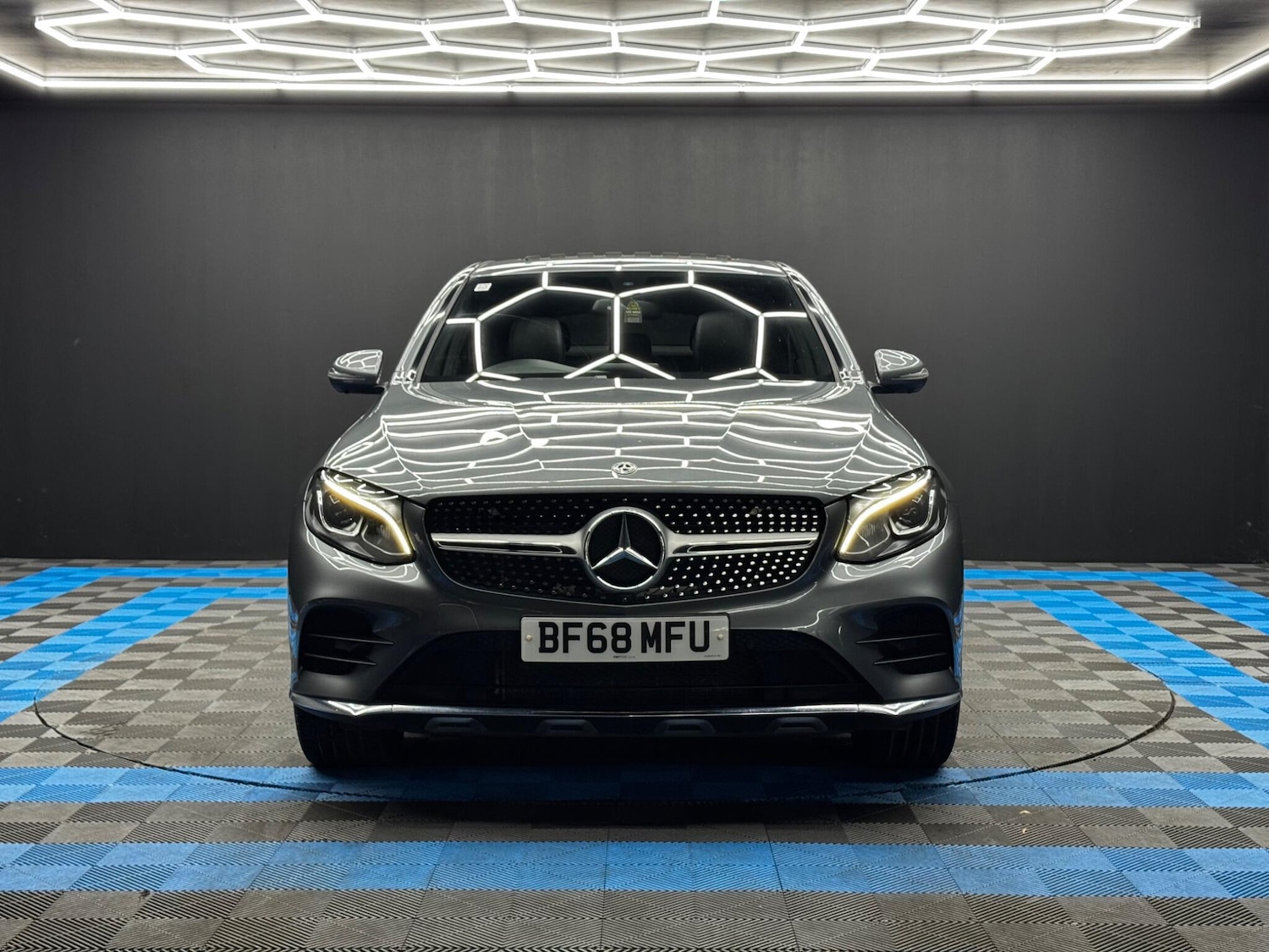 Used Mercedes-Benz GLC 2018 for sale - 76989542: Photo 2