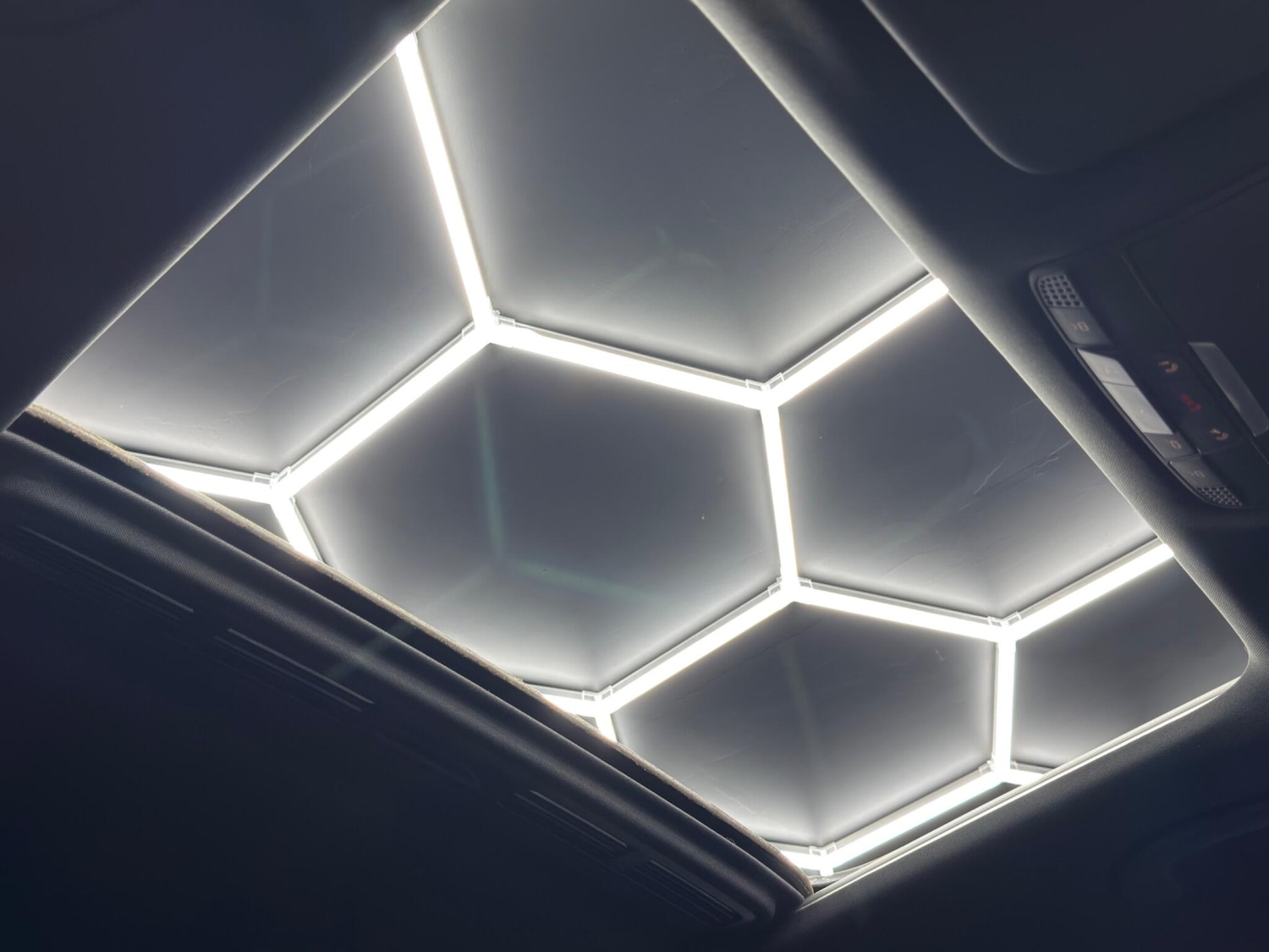 Used Mercedes-Benz GLC 2018 for sale - 76989542: Photo 37