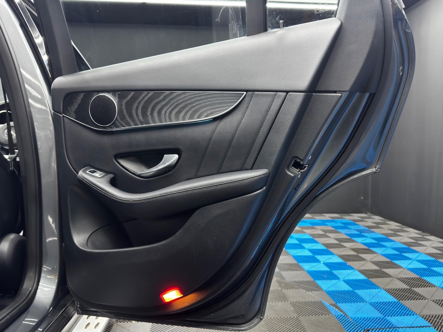 Used Mercedes-Benz GLC 2018 for sale - 76989542: Photo 44