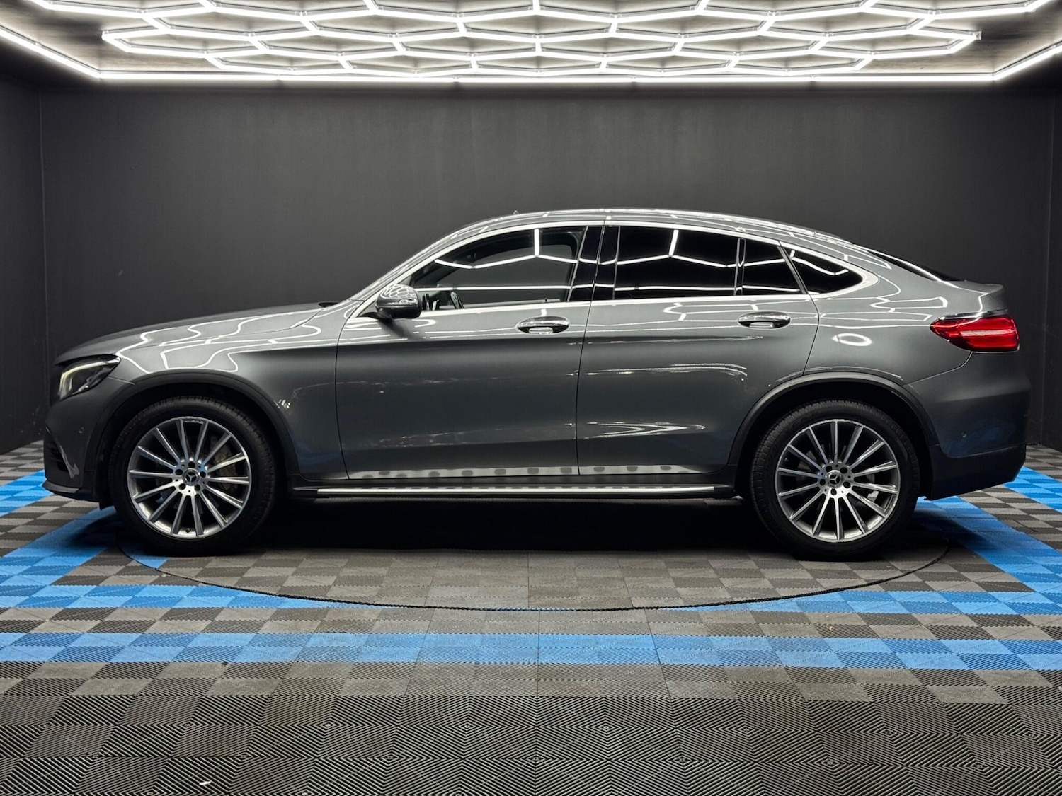 Used Mercedes-Benz GLC 2018 for sale - 76989542: Photo 9