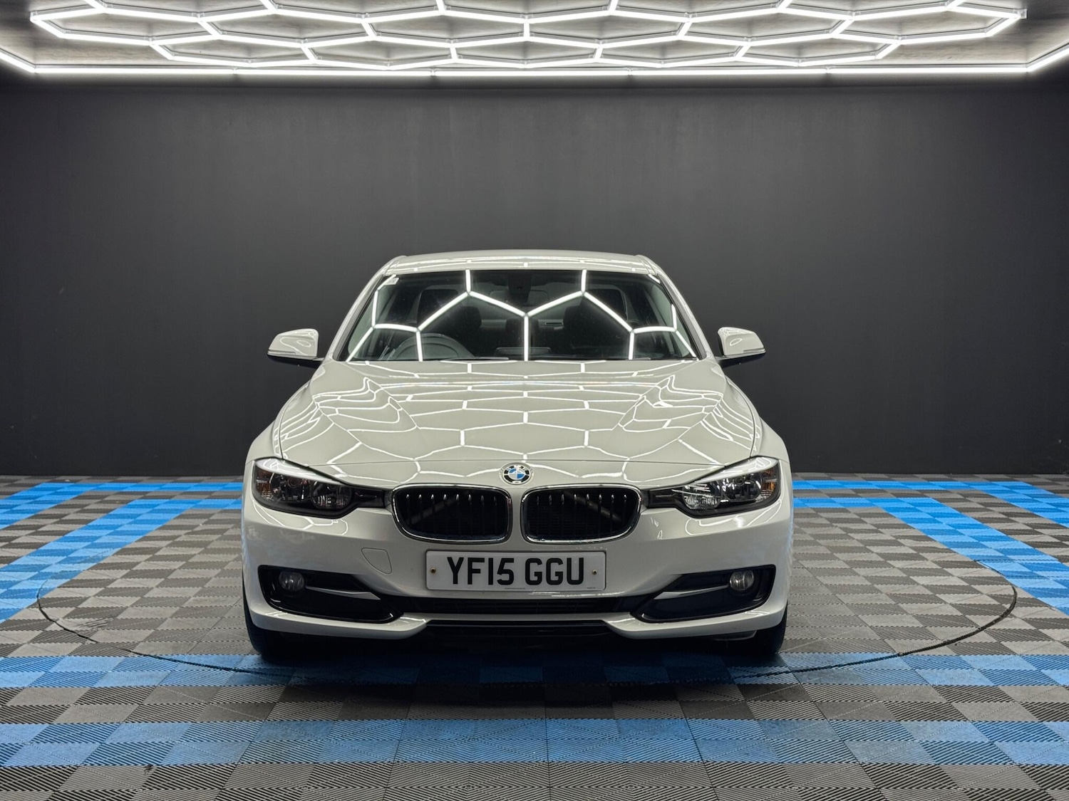 Used BMW 3 Series 2015 for sale - 77410901: Photo 2