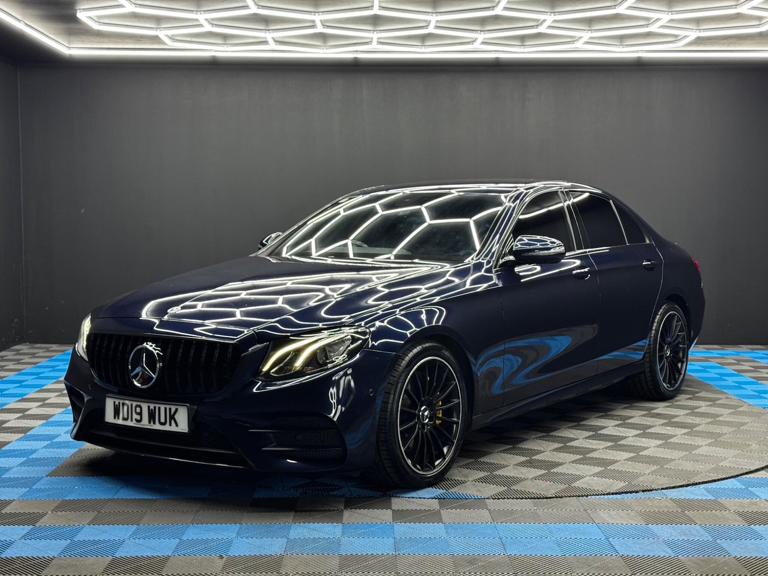 Used Mercedes-Benz E Class 2019 for sale - 76409228: Photo 3