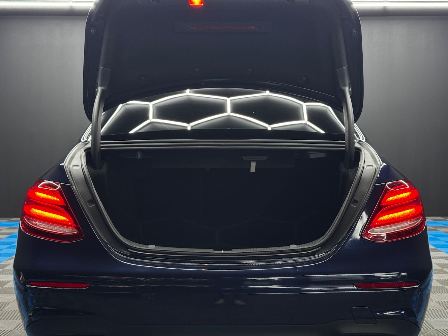 Used Mercedes-Benz E Class 2019 for sale - 76409228: Photo 36