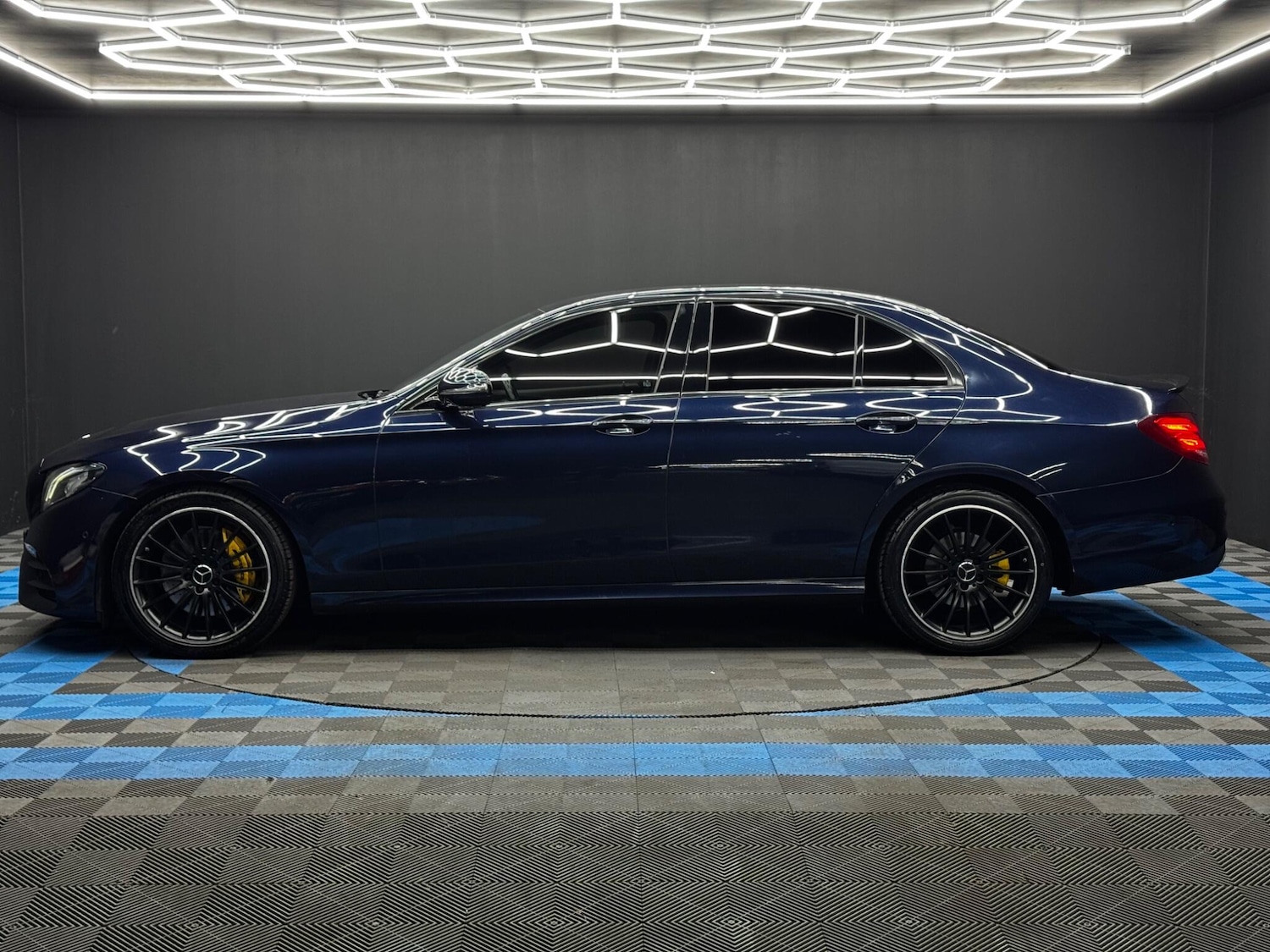 Used Mercedes-Benz E Class 2019 for sale - 76409228: Photo 8