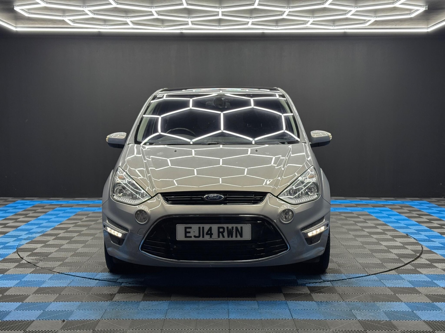 Used Ford S-Max 2014 for sale - 77387411: Photo 2