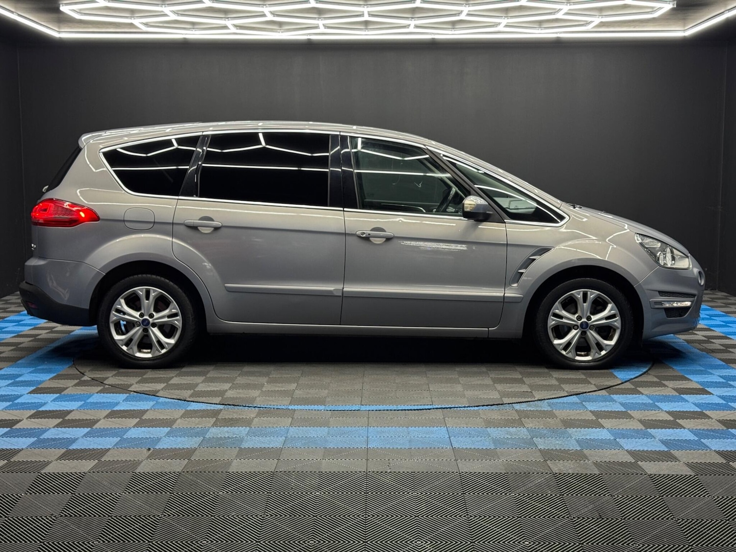 Used Ford S-Max 2014 for sale - 77387411: Photo 4